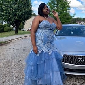 Selling prom dress size 20 only worn once